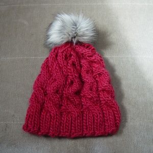 New Hand knit Woman's Hat Pom Pom Raspberry